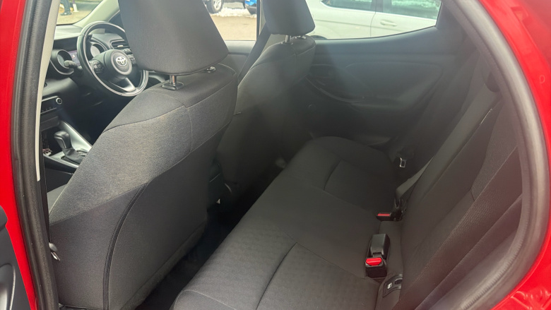 Toyota Yaris 1.5 Hybrid Design 5dr CVT Hybrid Hatchback